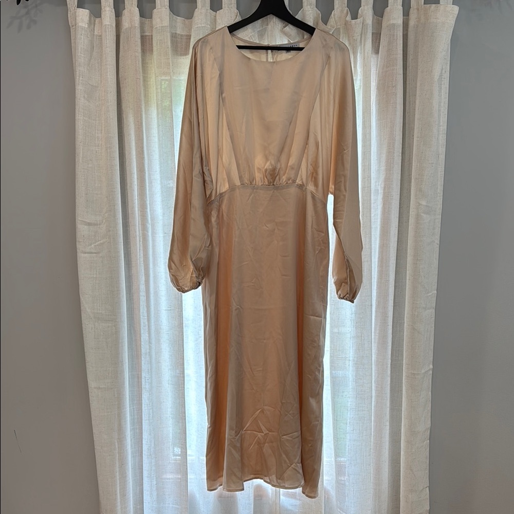 Elegant Cream Long Sleeve Dress